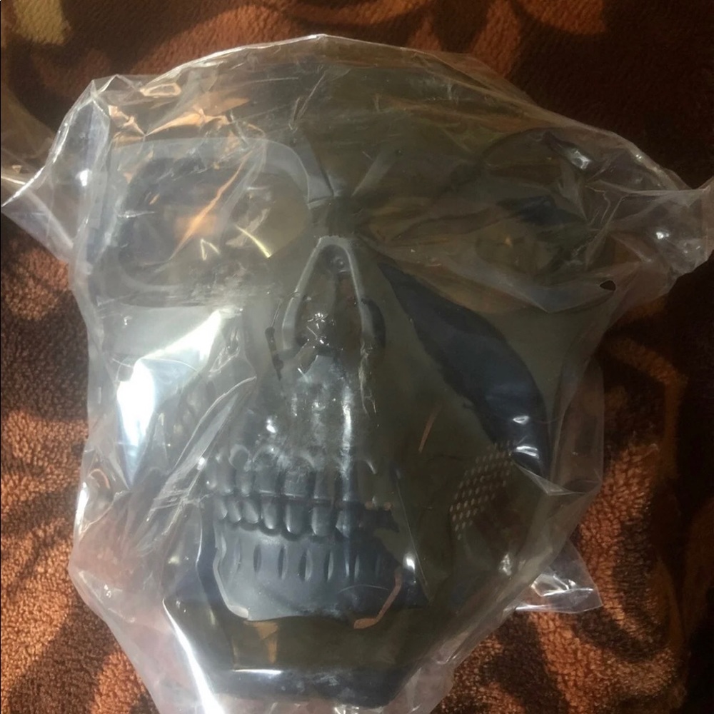 Skull mask for riders or just because - Picture 3 of 3